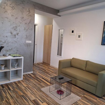 Apartments And Rooms Lorena 236 Rovinj Exterior photo