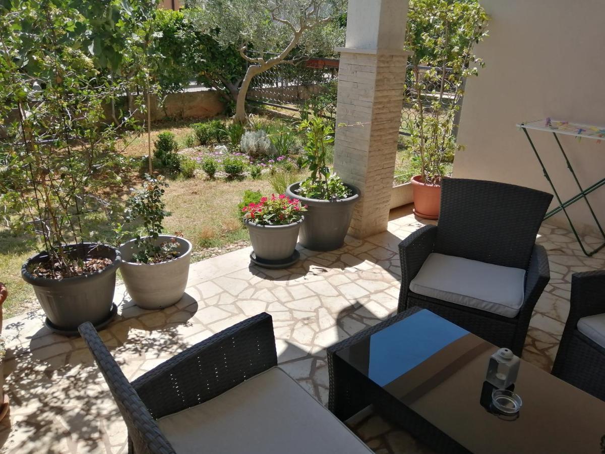 Apartments And Rooms Lorena 236 Rovinj Exterior photo