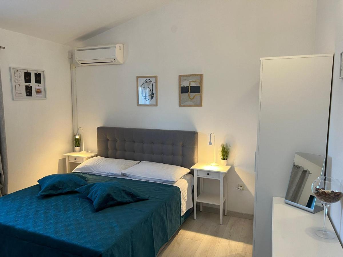 Apartments And Rooms Lorena 236 Rovinj Exterior photo