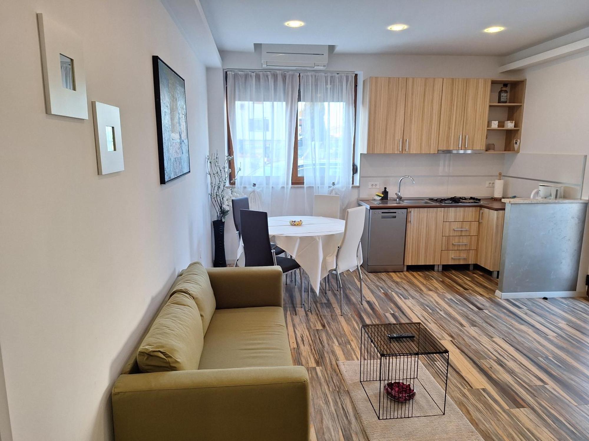 Apartments And Rooms Lorena 236 Rovinj Exterior photo