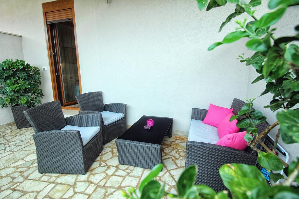 Apartments And Rooms Lorena 236 Rovinj Exterior photo