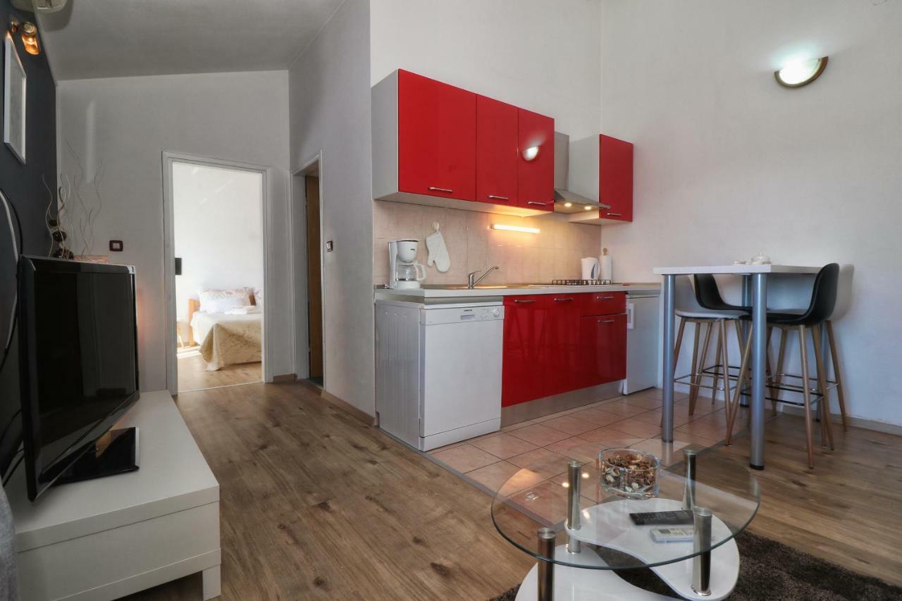 Apartments And Rooms Lorena 236 Rovinj Exterior photo