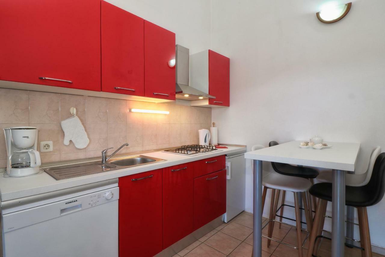 Apartments And Rooms Lorena 236 Rovinj Exterior photo